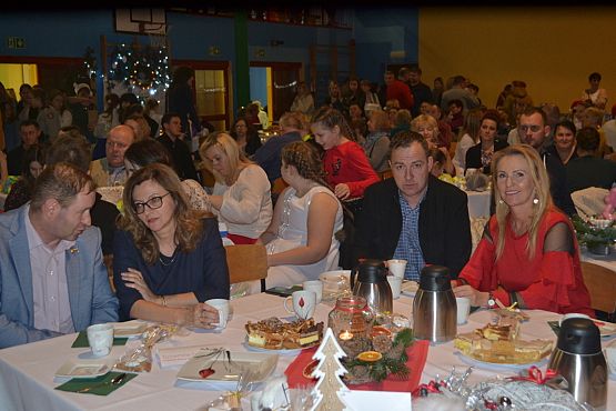 Grafika #59: VI Rodzinny Kiermasz Świąteczny