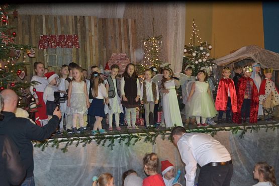 Grafika #60: VI Rodzinny Kiermasz Świąteczny