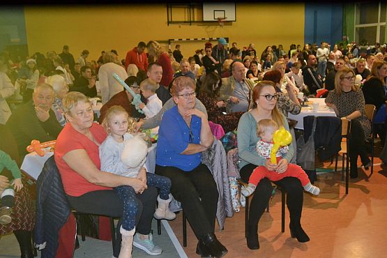 Grafika #69: VI Rodzinny Kiermasz Świąteczny