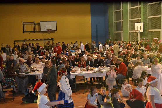 Grafika #73: VI Rodzinny Kiermasz Świąteczny