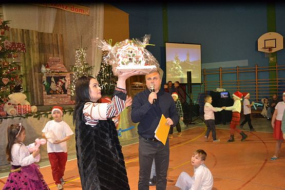 Grafika #80: VI Rodzinny Kiermasz Świąteczny