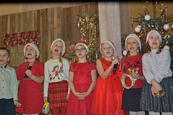 Grafika #97: VI Rodzinny Kiermasz Świąteczny