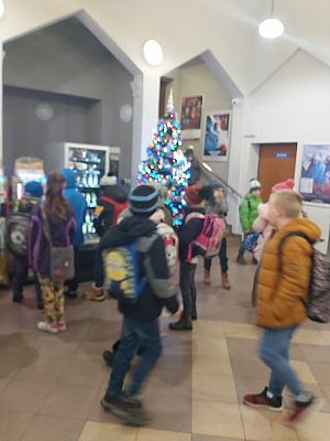 Grafika #9: Wycieczka do kina "Fregata" uczniów I-III.