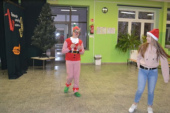 Grafika #2: Elf – pomocnik Mikołaja