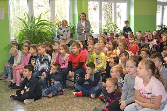 Grafika #4: Ilustracje muzyką malowane.