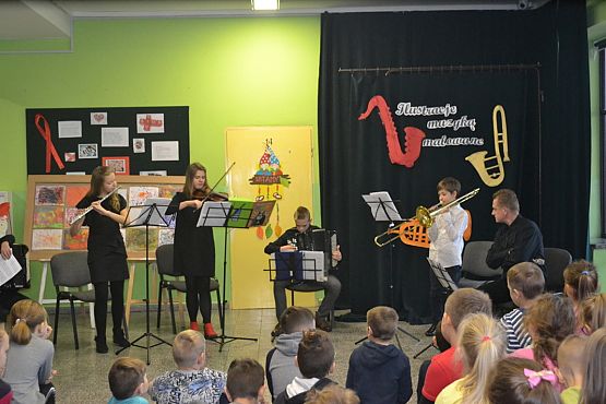 Grafika #19: Ilustracje muzyką malowane.