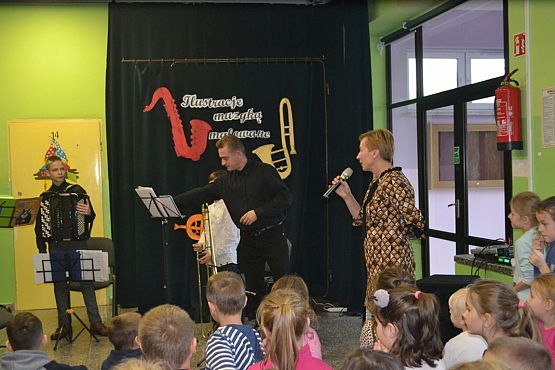 Grafika #23: Ilustracje muzyką malowane.