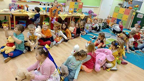 Grafika #12: Jesienny bal z misiem