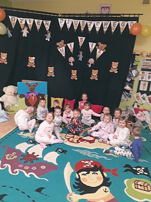 Grafika #3: Piżama party z okazji Dnia Pluszowego Misia