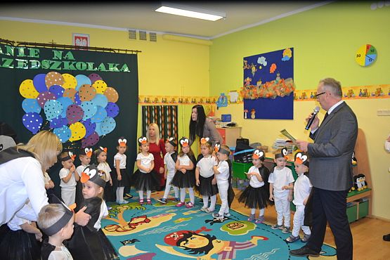 Grafika #7: Pasowanie w Przedszkolu