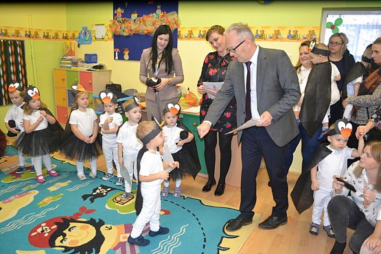 Grafika #2: Pasowanie w Przedszkolu