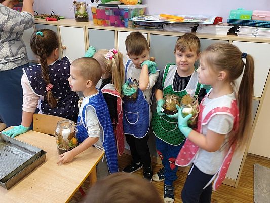 Grafika #14: Jesień w słoiku