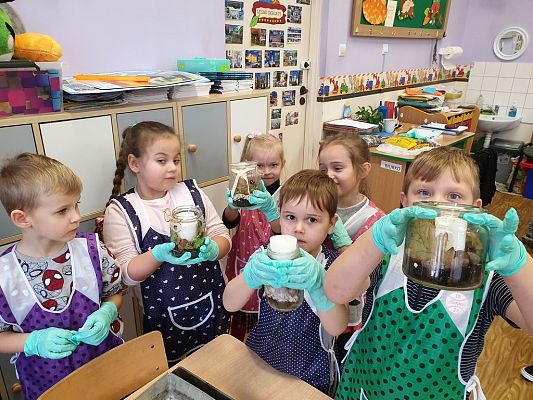 Grafika #2: Jesień w słoiku