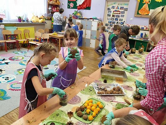 Grafika #0: Jesień w słoiku