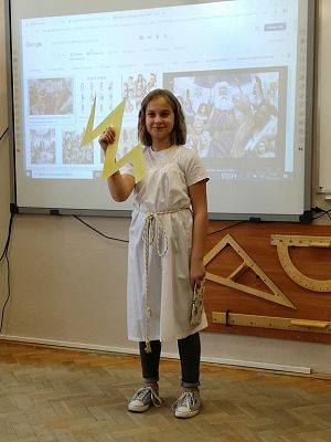 Grafika #11: Bogowie greccy odwiedzili klasę V a na lekcji historii.