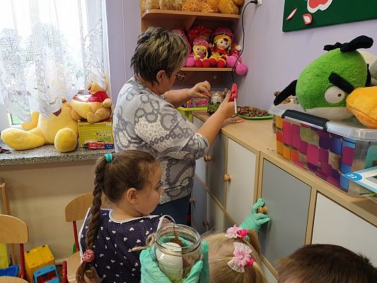 Grafika #12: Jesień w słoiku