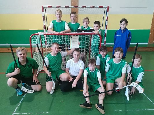 Grafika #0: Sportowe sukcesy uczniów Szkoły Podstawowej w Łebieniu na szczeblu powiatowym.