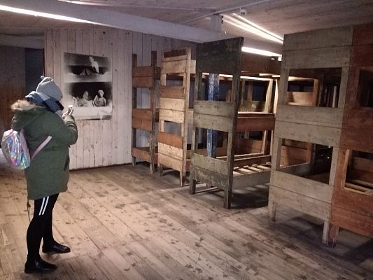 Grafika #7: Szkoła w Łebieniu wciąż pamięta-klasy siódma i ósma z wizytą w Muzeum Stutthof w Sztutowie