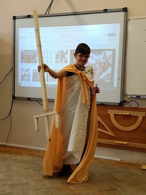 Grafika #9: Bogowie greccy odwiedzili klasę V a na lekcji historii.