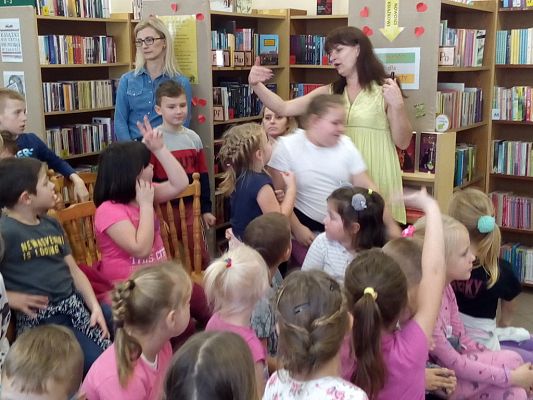 Grafika #5: Spotkanie w bibliotece