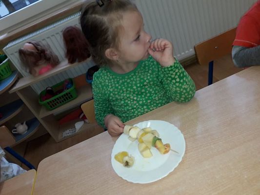 Grafika #9: Nawet maluch wie co jest zdrowe- a co nie.