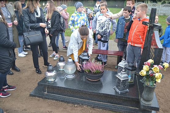 Grafika #12: Szkoła pamięta