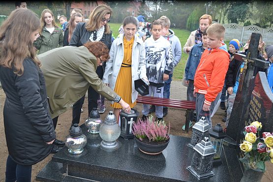 Grafika #13: Szkoła pamięta