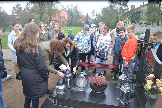 Grafika #14: Szkoła pamięta