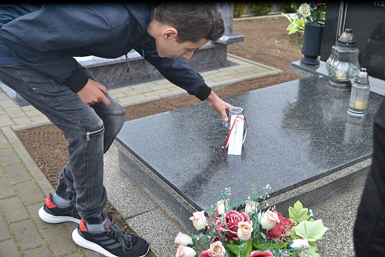 Grafika #17: Szkoła pamięta