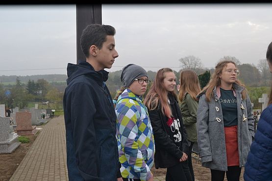 Grafika #33: Szkoła pamięta