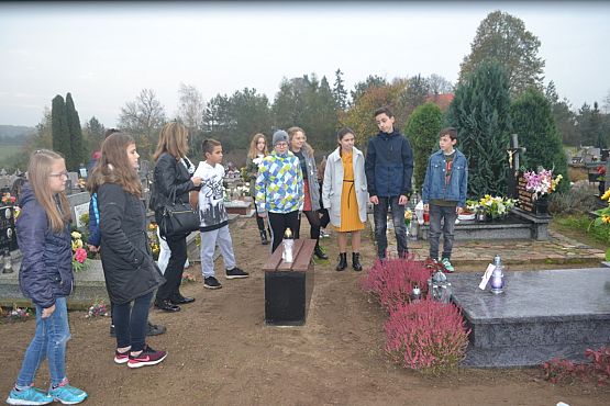 Grafika #41: Szkoła pamięta