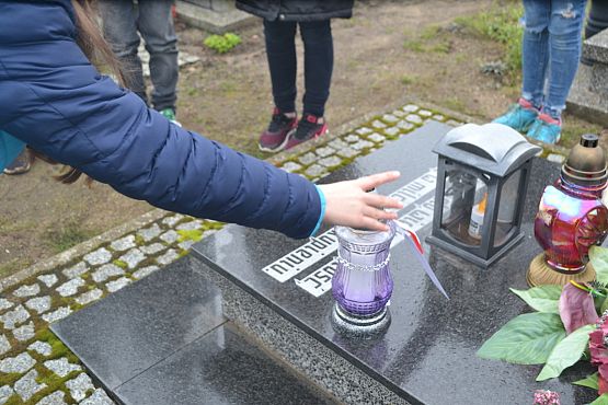 Grafika #50: Szkoła pamięta