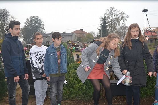 Grafika #60: Szkoła pamięta