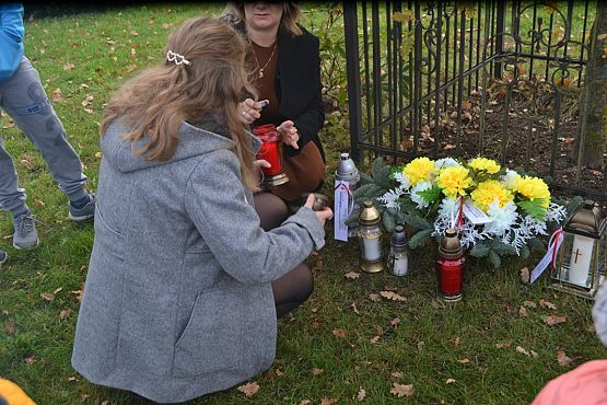 Grafika #85: Szkoła pamięta