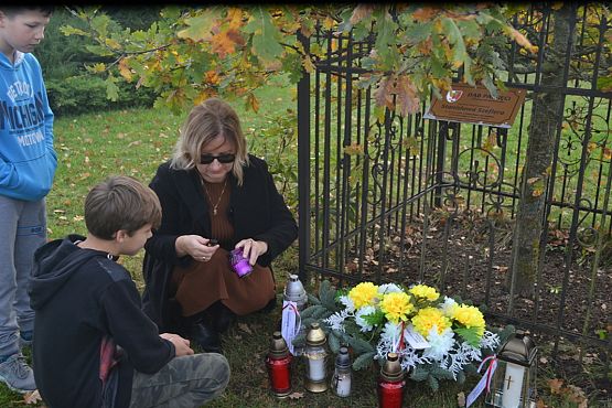 Grafika #87: Szkoła pamięta