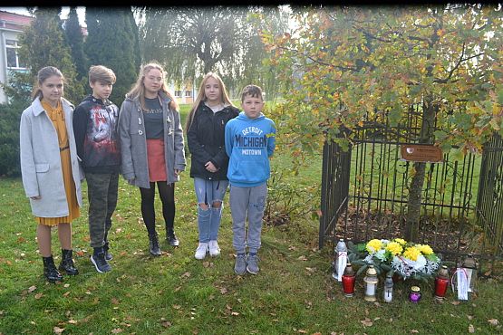 Grafika #95: Szkoła pamięta