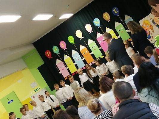 Grafika #4: Ślubowanie uczniów klasy I