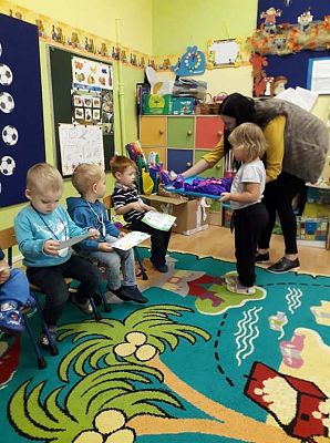 Grafika #1: Dzień chłopaka i dzień dziewczyny u maluszków.