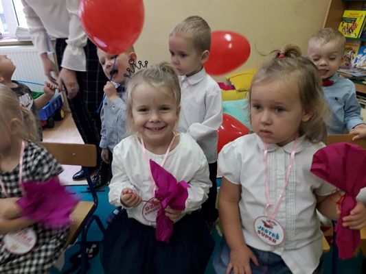 Grafika #6: Dzień chłopaka i dzień dziewczyny u maluszków.