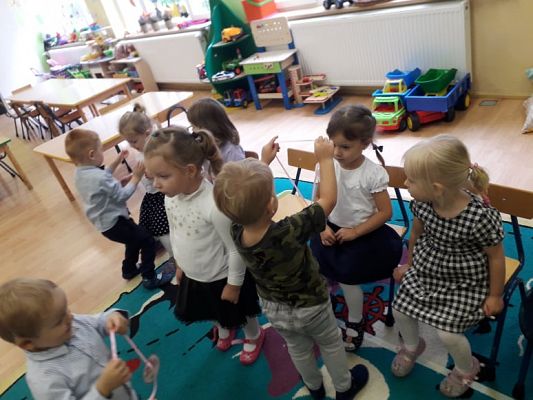 Grafika #7: Dzień chłopaka i dzień dziewczyny u maluszków.