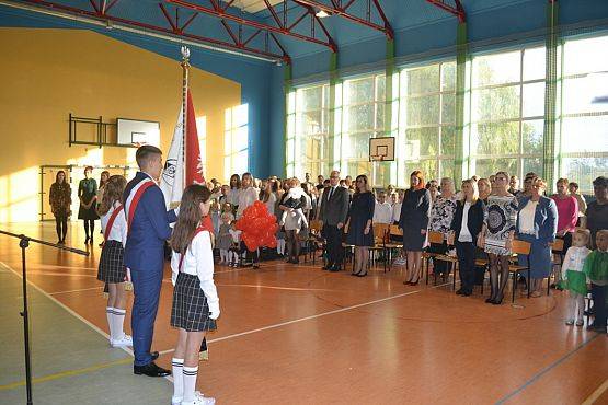 Grafika #0: Uczymy się nie dla szkoły lecz dla życia.