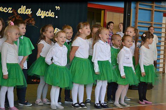 Grafika #8: Uczymy się nie dla szkoły lecz dla życia.