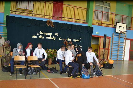 Grafika #36: Uczymy się nie dla szkoły lecz dla życia.