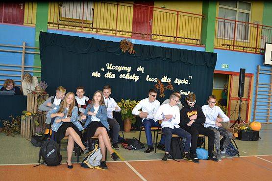 Grafika #39: Uczymy się nie dla szkoły lecz dla życia.