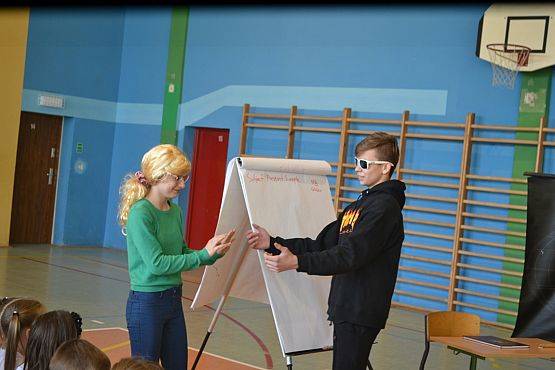 Grafika #42: Uczymy się nie dla szkoły lecz dla życia.