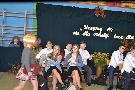 Grafika #43: Uczymy się nie dla szkoły lecz dla życia.