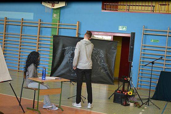 Grafika #48: Uczymy się nie dla szkoły lecz dla życia.