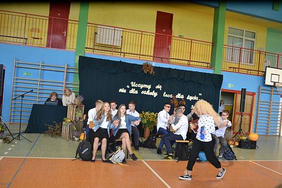 Grafika #50: Uczymy się nie dla szkoły lecz dla życia.