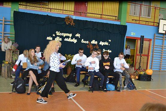 Grafika #55: Uczymy się nie dla szkoły lecz dla życia.