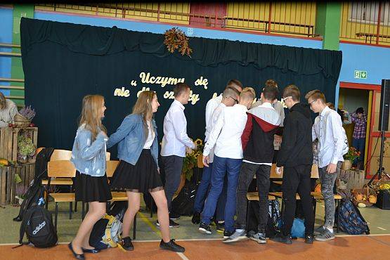 Grafika #65: Uczymy się nie dla szkoły lecz dla życia.